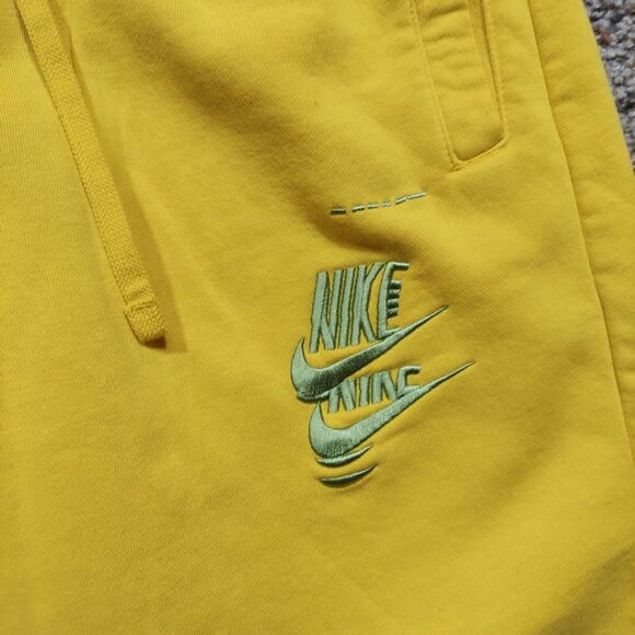 Nike NSW Air Sport Essential Plus Shorts Yellow DM6877-709 Men’s Medium - Picture 2 of 8